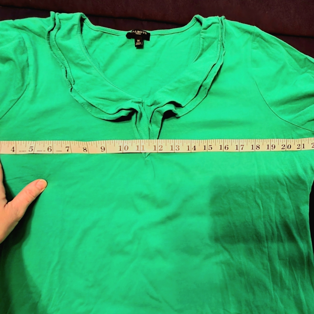 Talbots Women's Green Ruffle Front V-neck 3/4 Tee